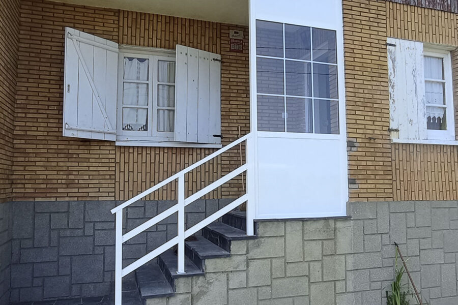 Puertas de entrada de Aluminio Sobrinos J Moreno Avilés, Asturias